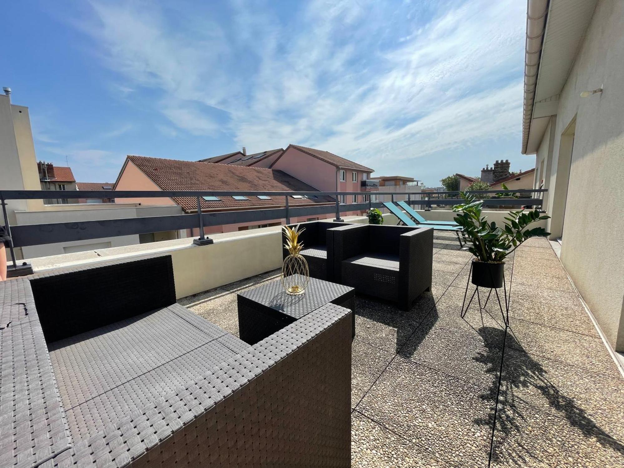 Bngo I Immense Rooftop Lyon I 2 Chambres, 4 Places Parkings, 2 Immenses Terrasses, 8 Personnes ภายนอก รูปภาพ